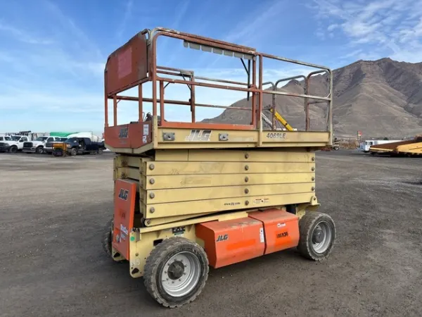 2017 JLG 4069LE