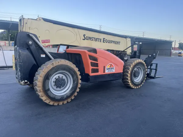 2015 JLG 1255