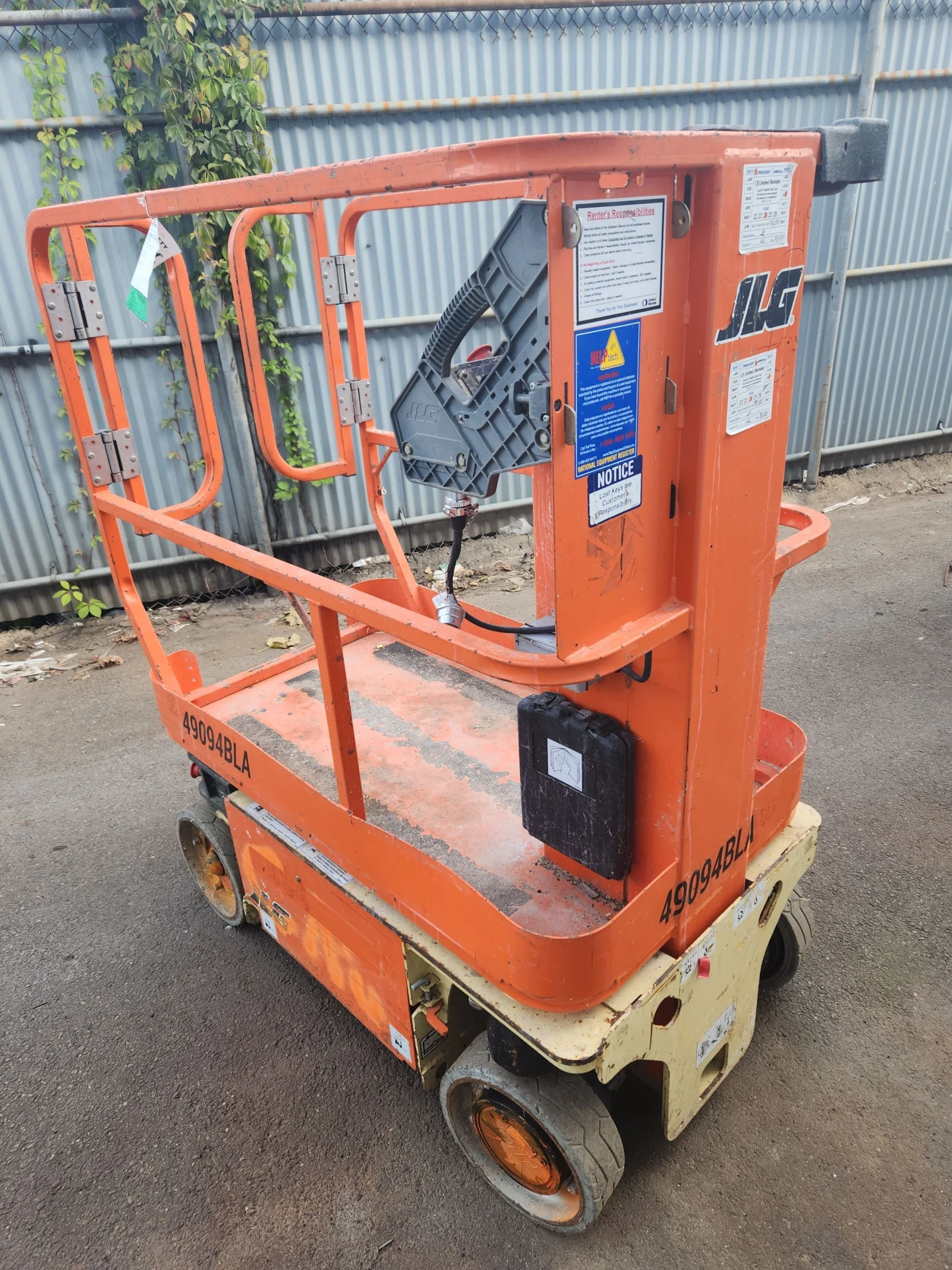 2017 JLG 1230ES Self-Propelled One-Person