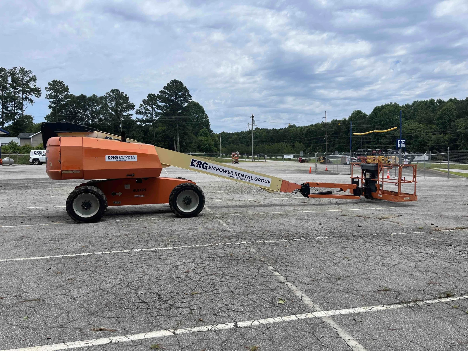 2013 JLG 660SJ