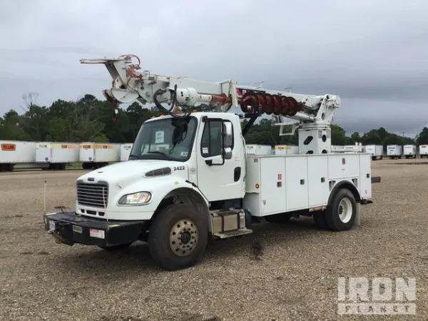2017 Freightliner M2106