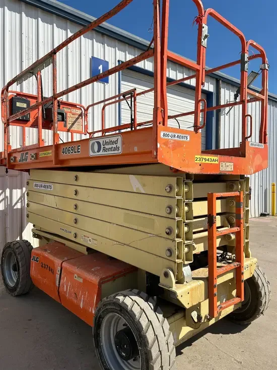 2019 JLG 4069LE