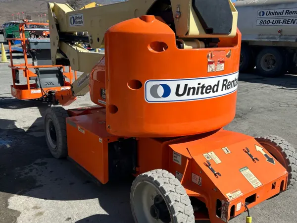 2017 JLG E400AN Articulating