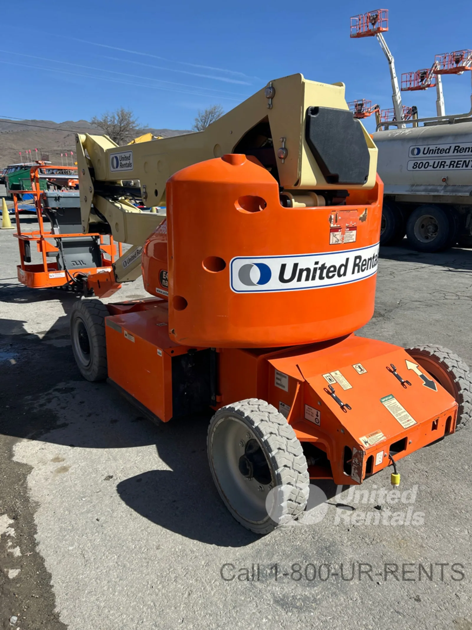 2017 JLG E400AN Articulating