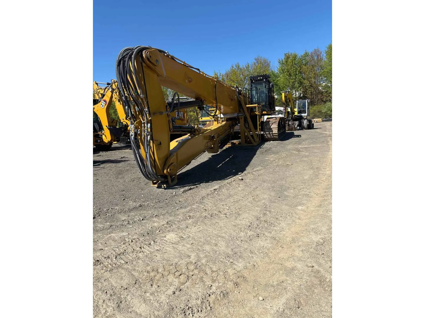 2024 Caterpillar 340 UHD