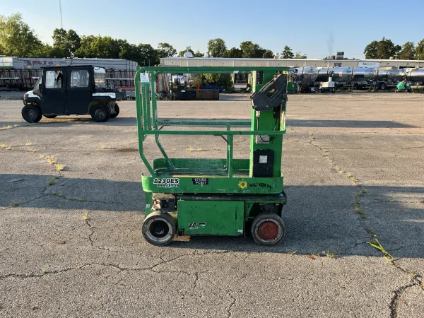 2014 JLG 1230ES