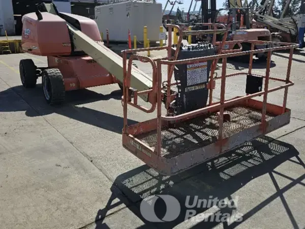 2018 JLG 400S