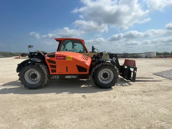 2023 JLG AG925