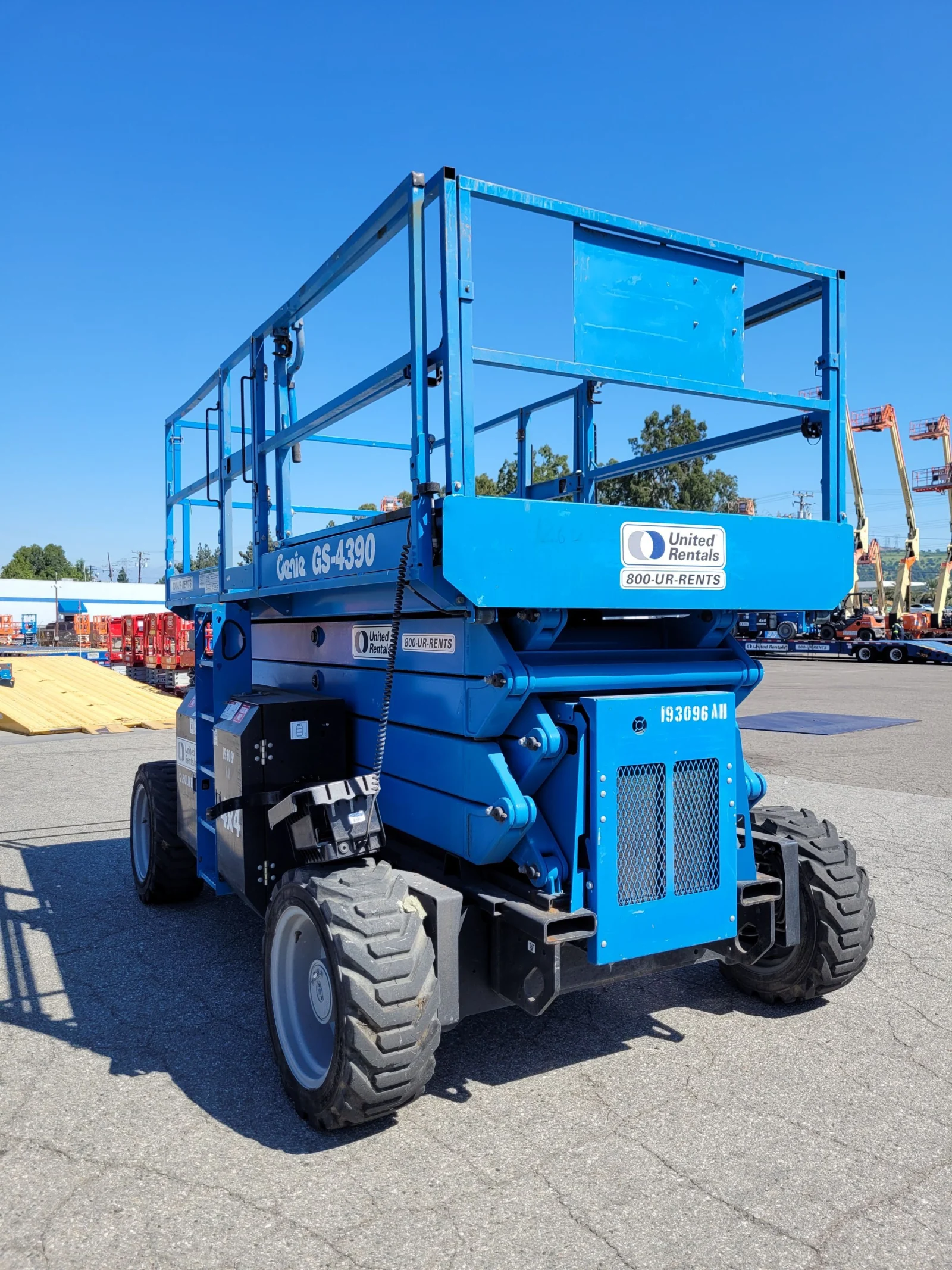 2017 Genie GS-4390-RT-Rough-Terrain