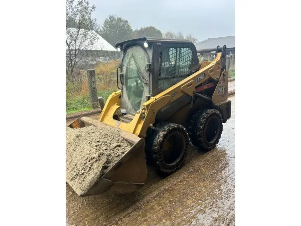 2023 Caterpillar 242D 3