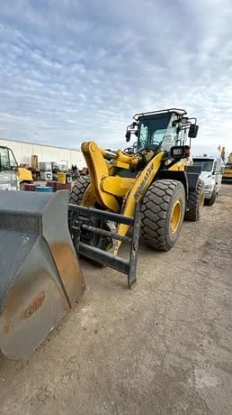 2023 Komatsu WA320-8