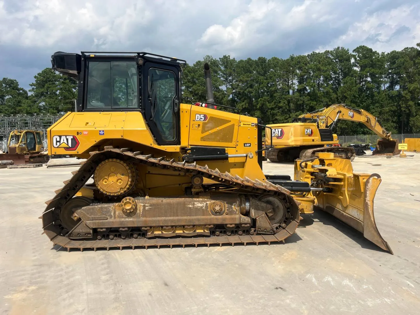 2024 Caterpillar D5-17VP