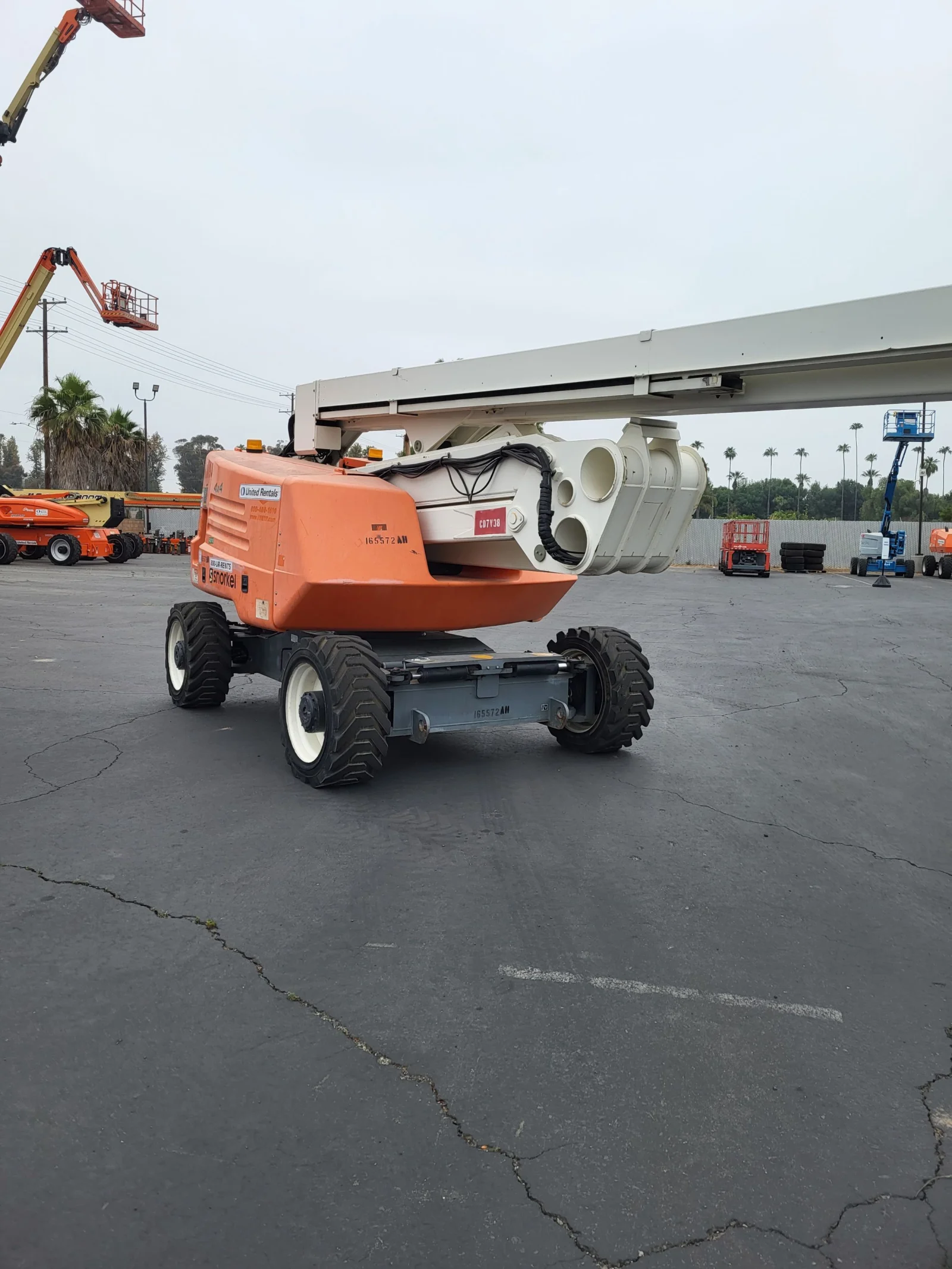 2016 Snorkel AB85J Articulating