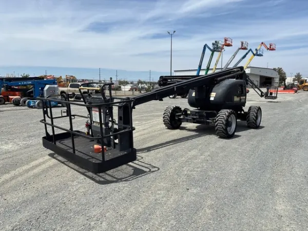2017 JLG 600AJ