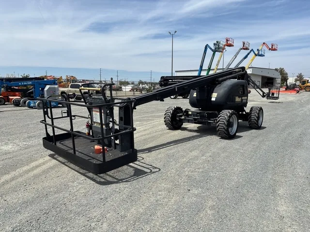 2017 JLG 600AJ
