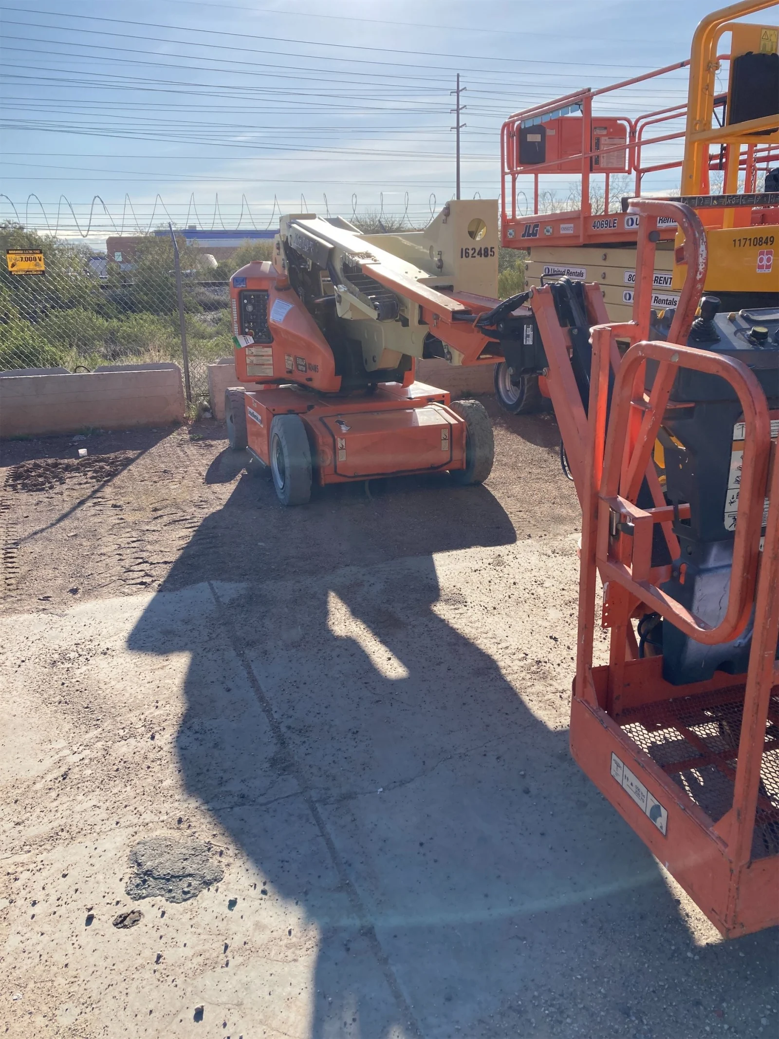 2016 JLG E400AJPN Articulating