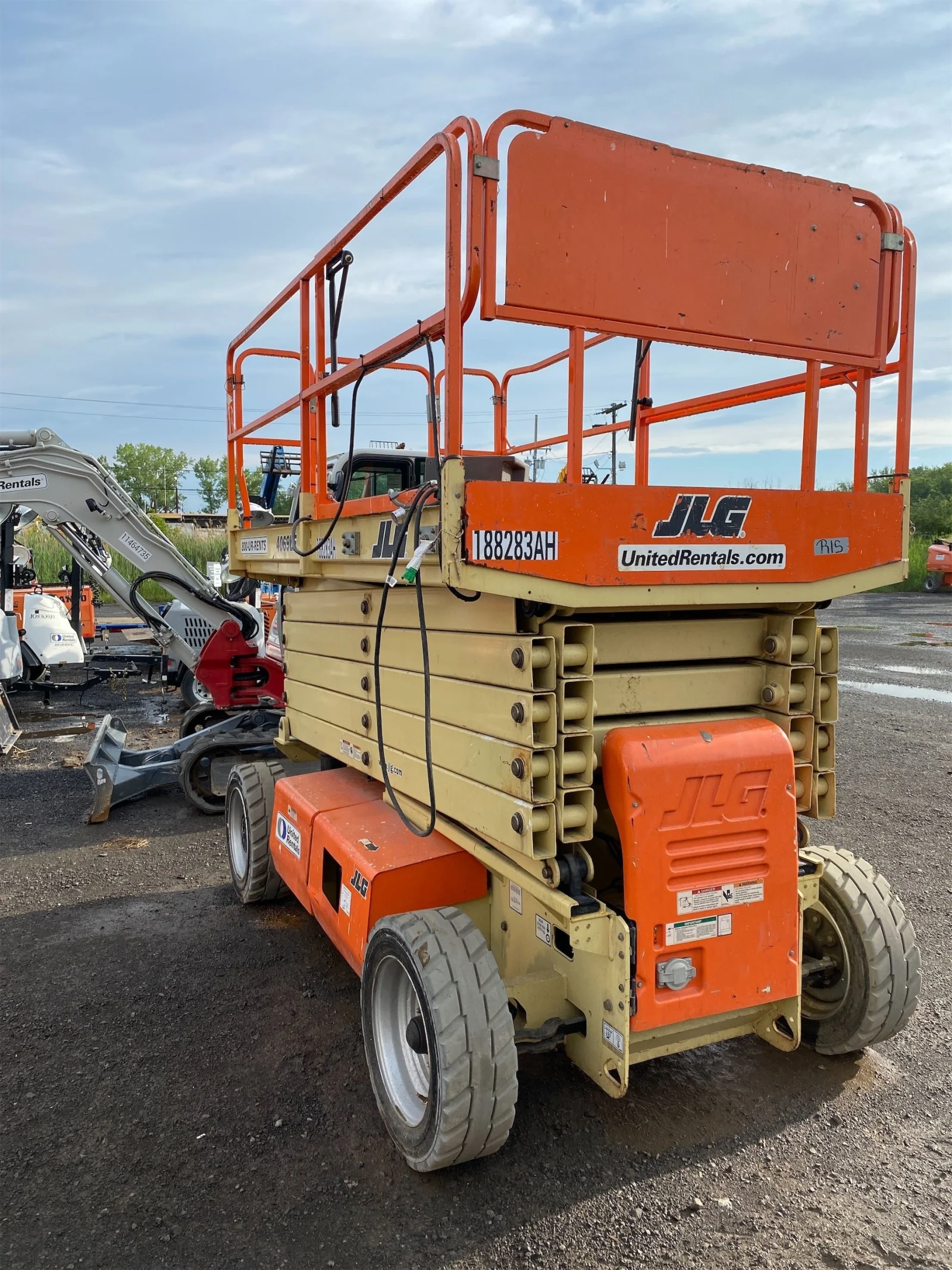 2017 JLG 4069LE