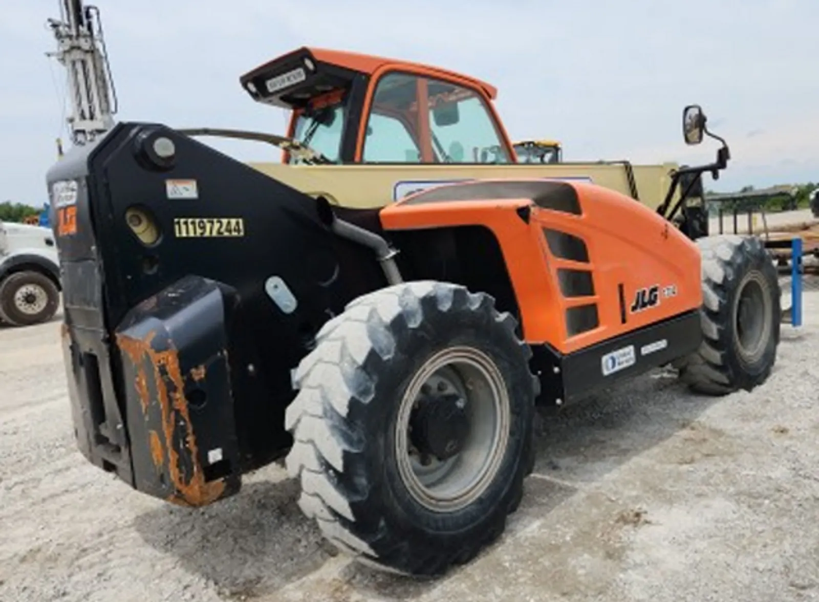 2021 JLG 1732