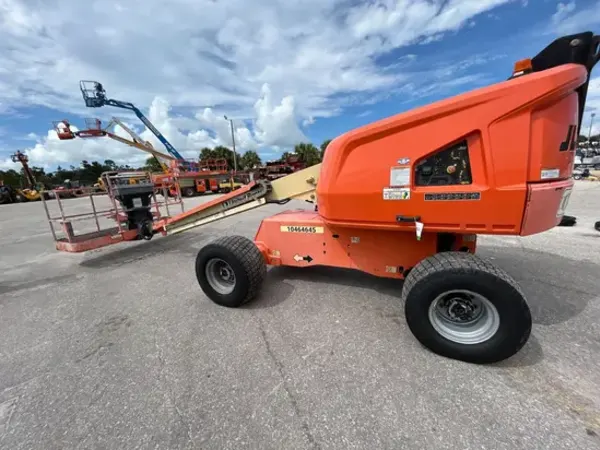 2016 JLG 400S