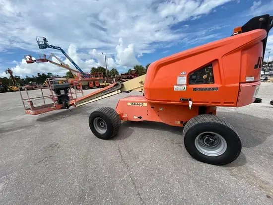 2016 JLG 400S
