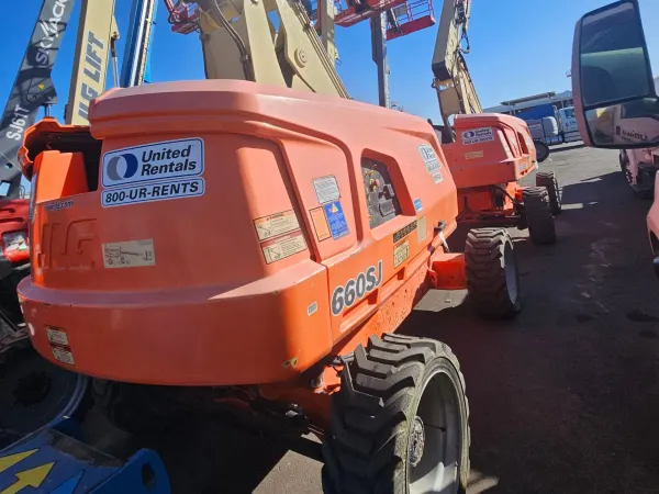 2019 JLG 660SJ
