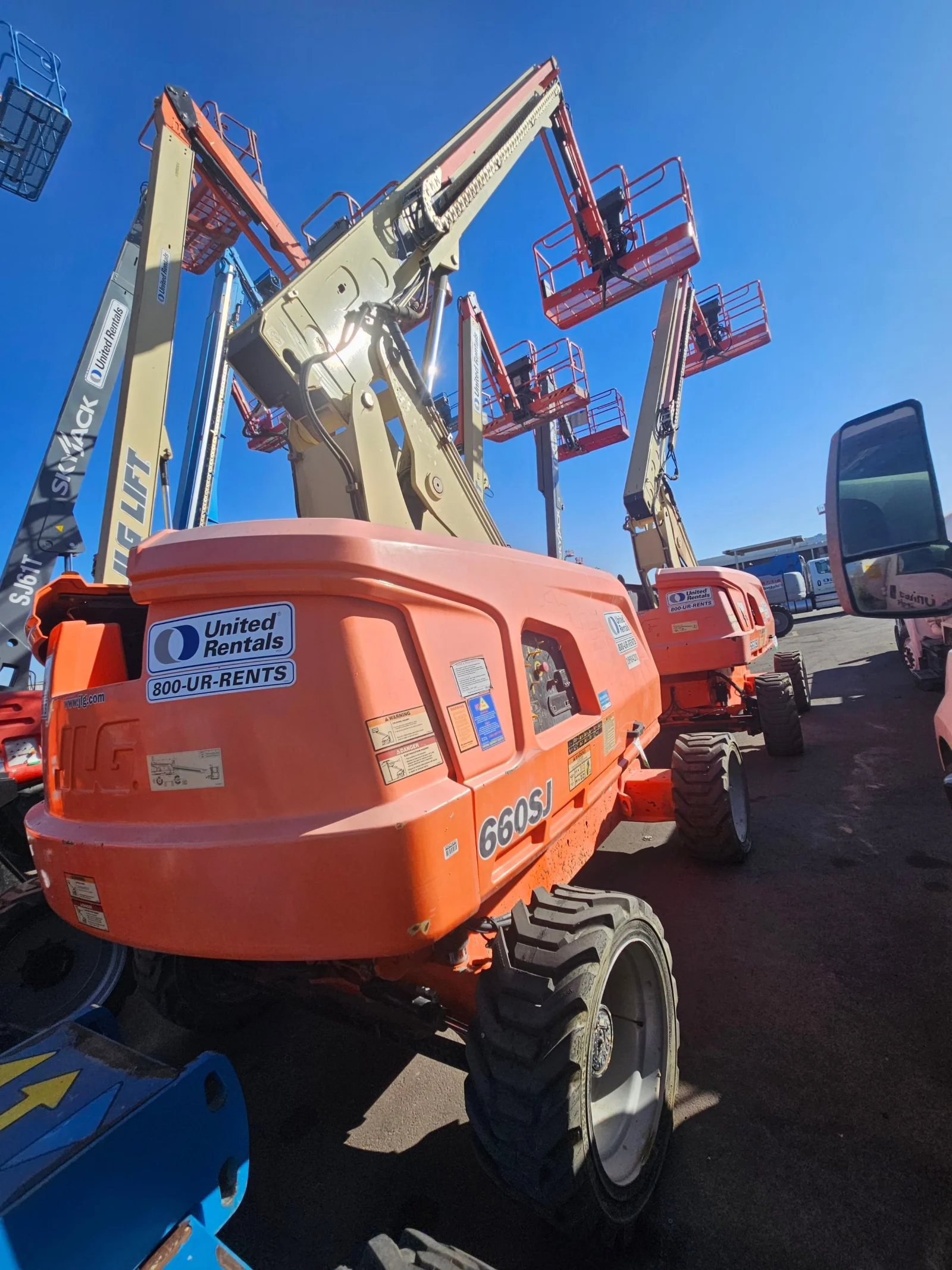 2019 JLG 660SJ