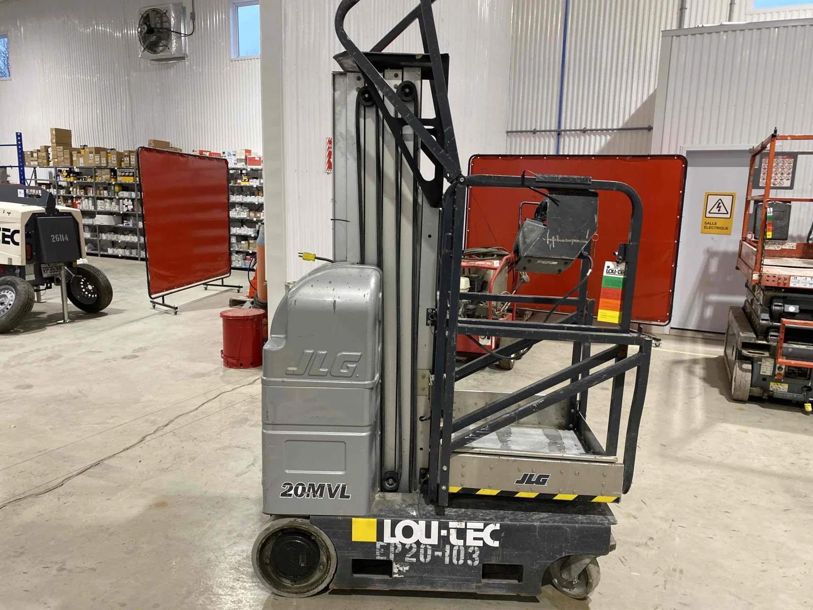 2016 JLG 20MVL