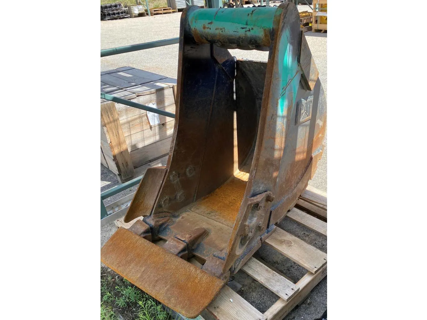 2023 Caterpillar M314F-M322F 24" HEAVY DUTY BUCKET