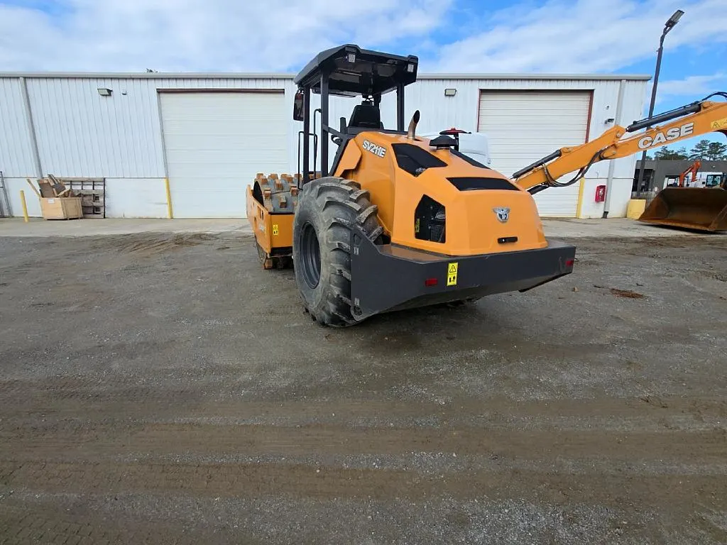 2024 Case SV211E (Smooth)