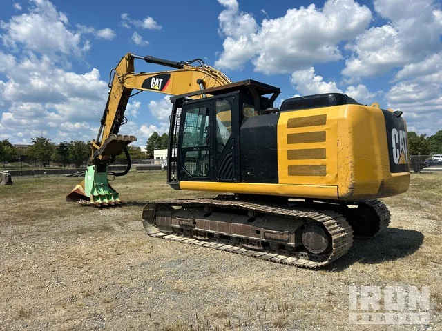 2017 Caterpillar 320F L