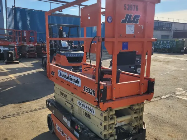 2017 JLG 1932R