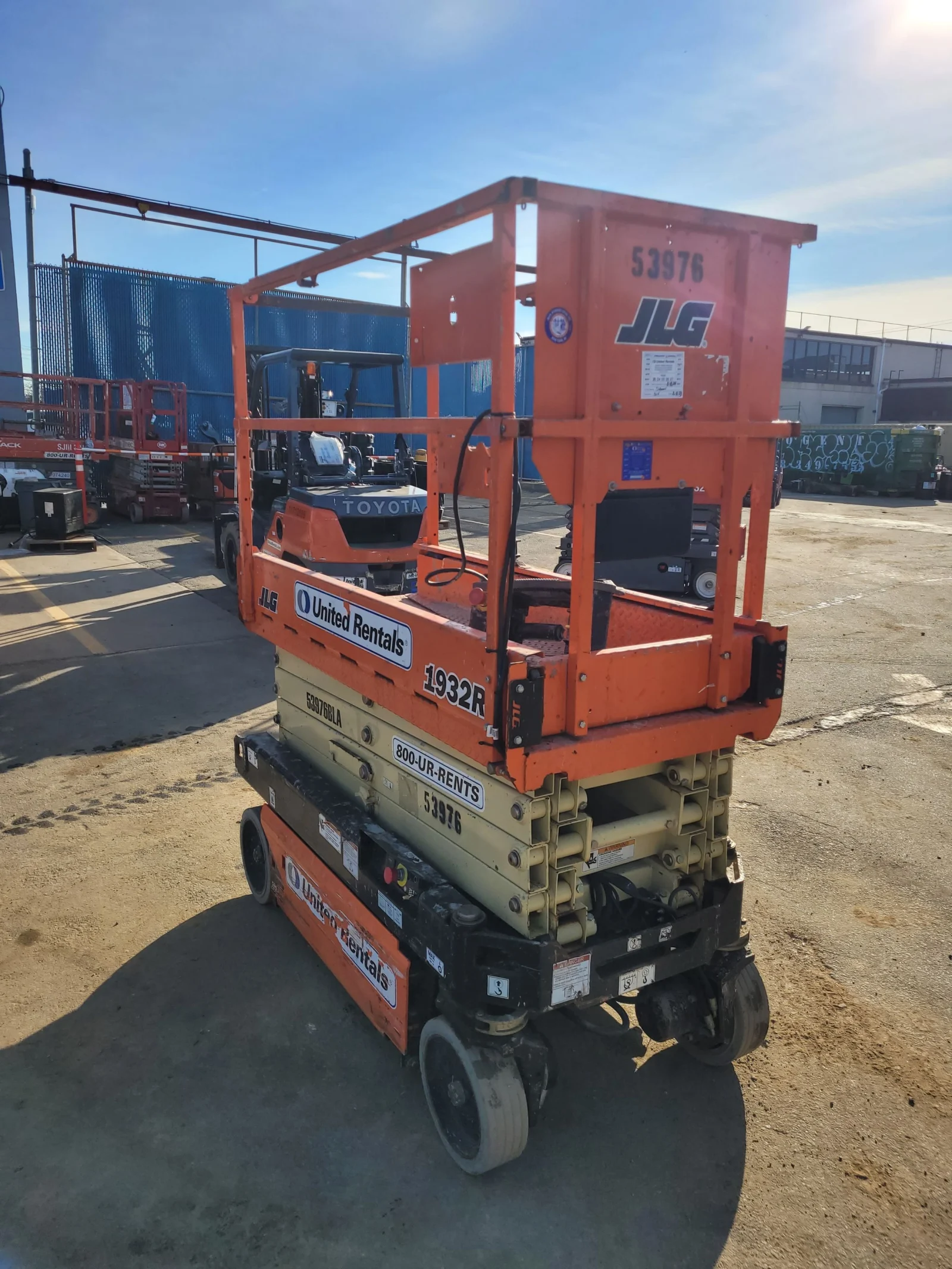 2017 JLG 1932R