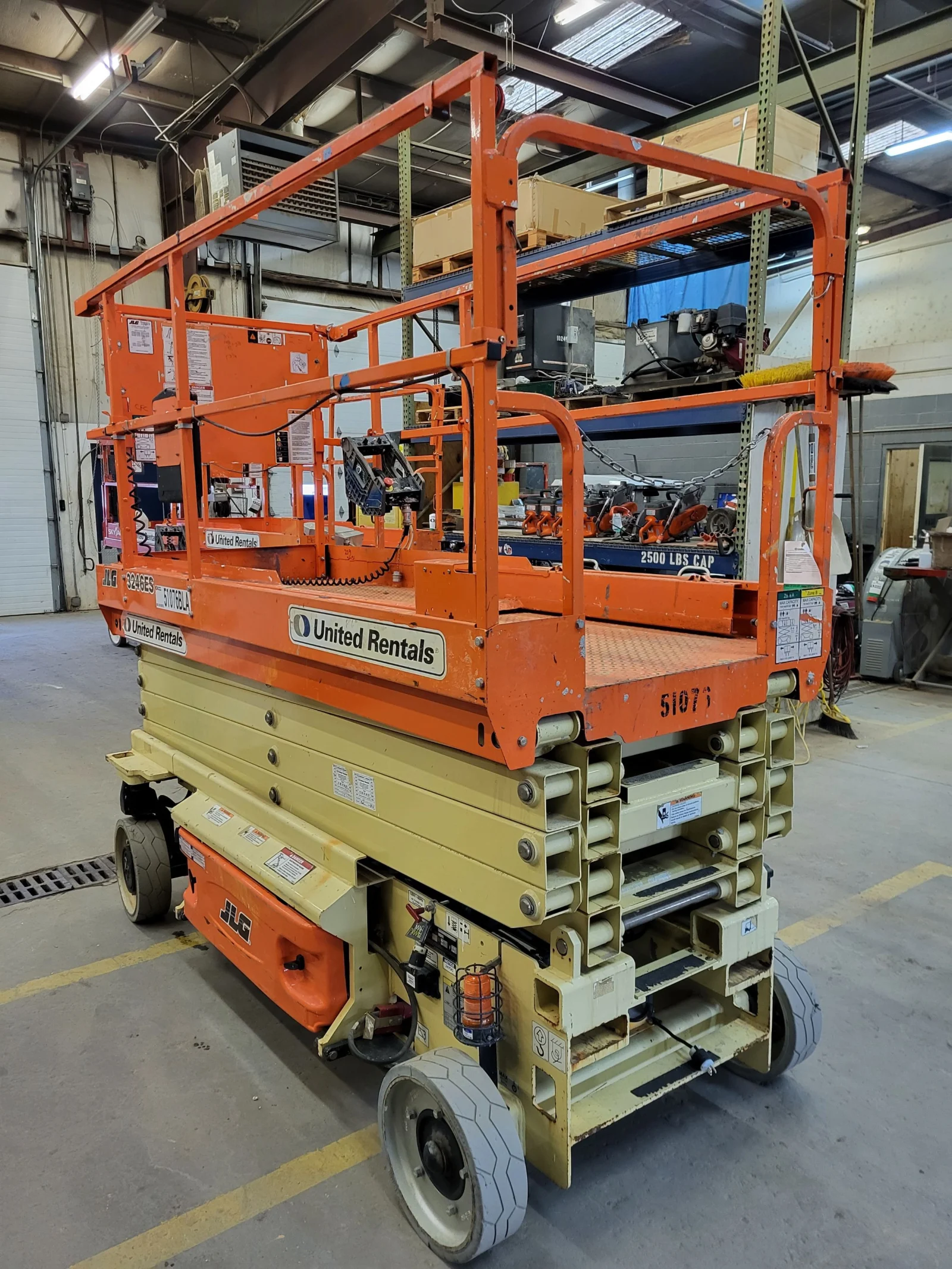 2017 JLG 3246ES