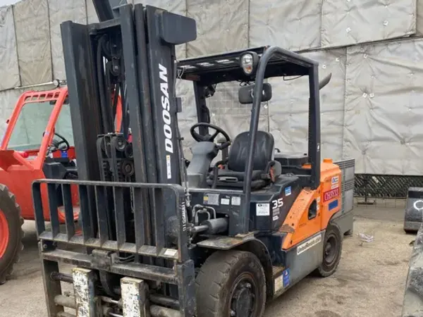 2019 Doosan D35S-7
