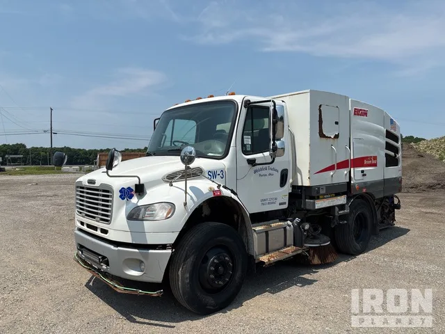 2015 Freightliner M2 106