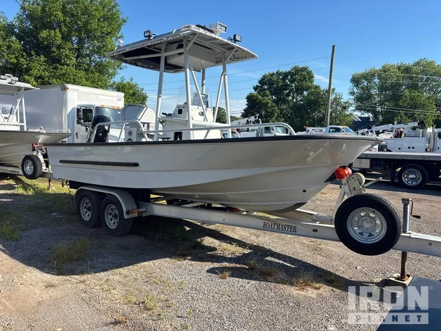 2013 Brunswick Boston Whaler Guardian
