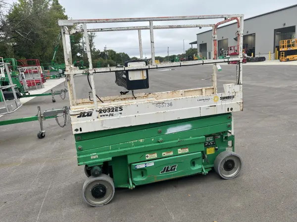 2017 JLG 2032ES