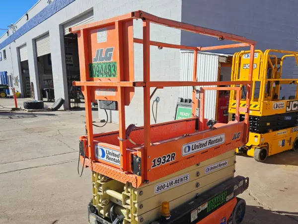 2019 JLG 1932R