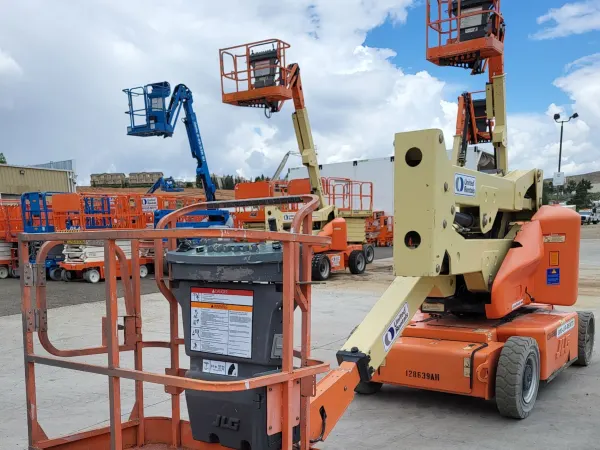 2013 JLG E400AN-Articulating-Boom-Lift