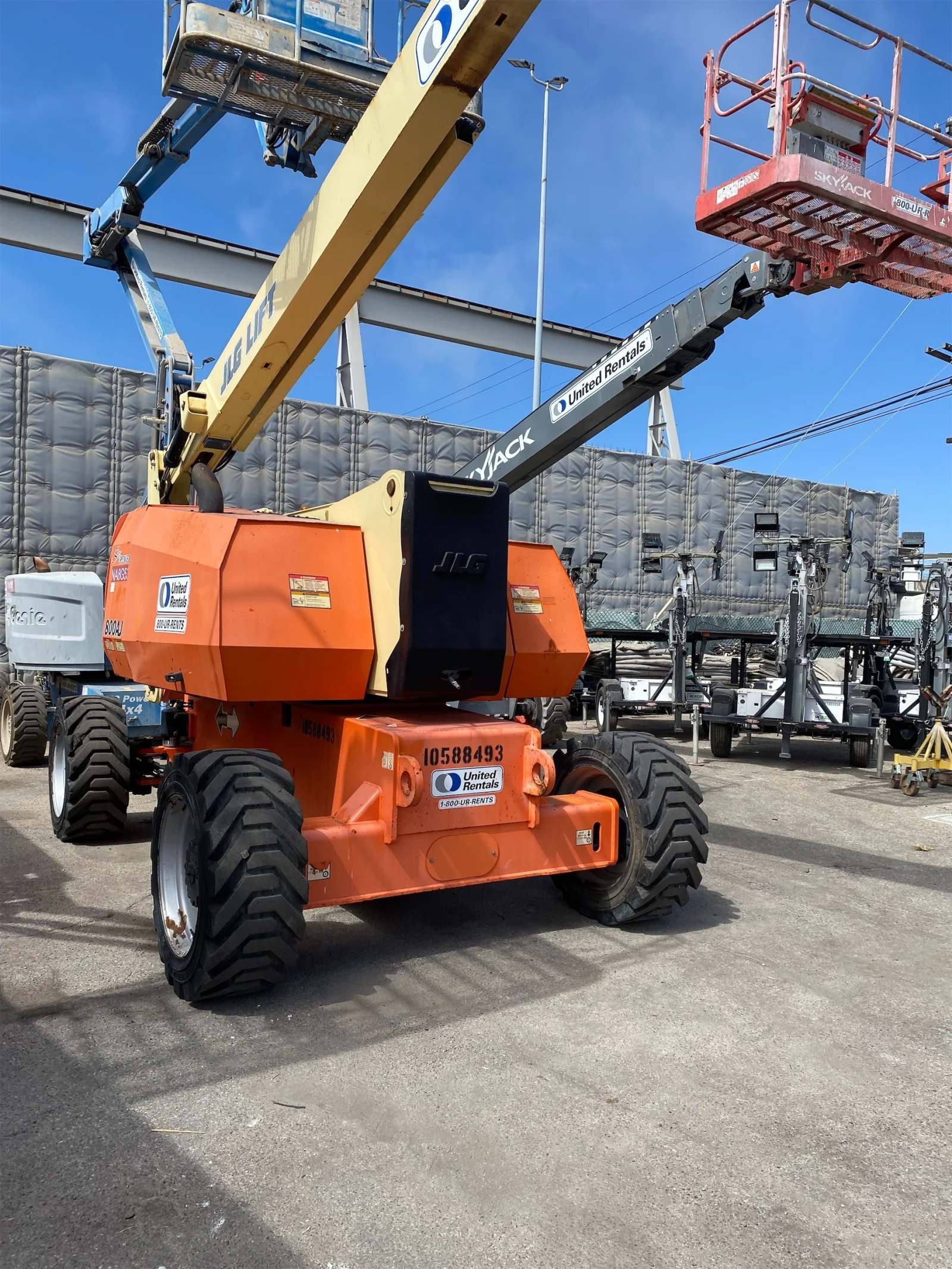 2017 JLG 800AJ Articulating