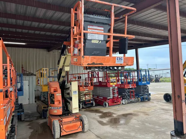 2013 JLG E300AJP