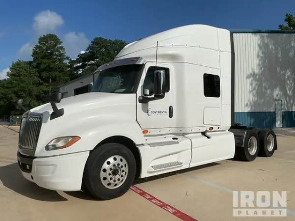 2018 International LT625