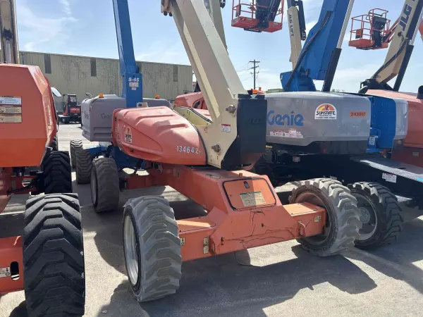 2014 JLG M600J