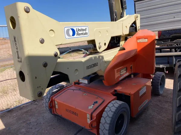 2015 JLG E400AN-Articulating