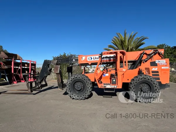 2019 JLG 10054