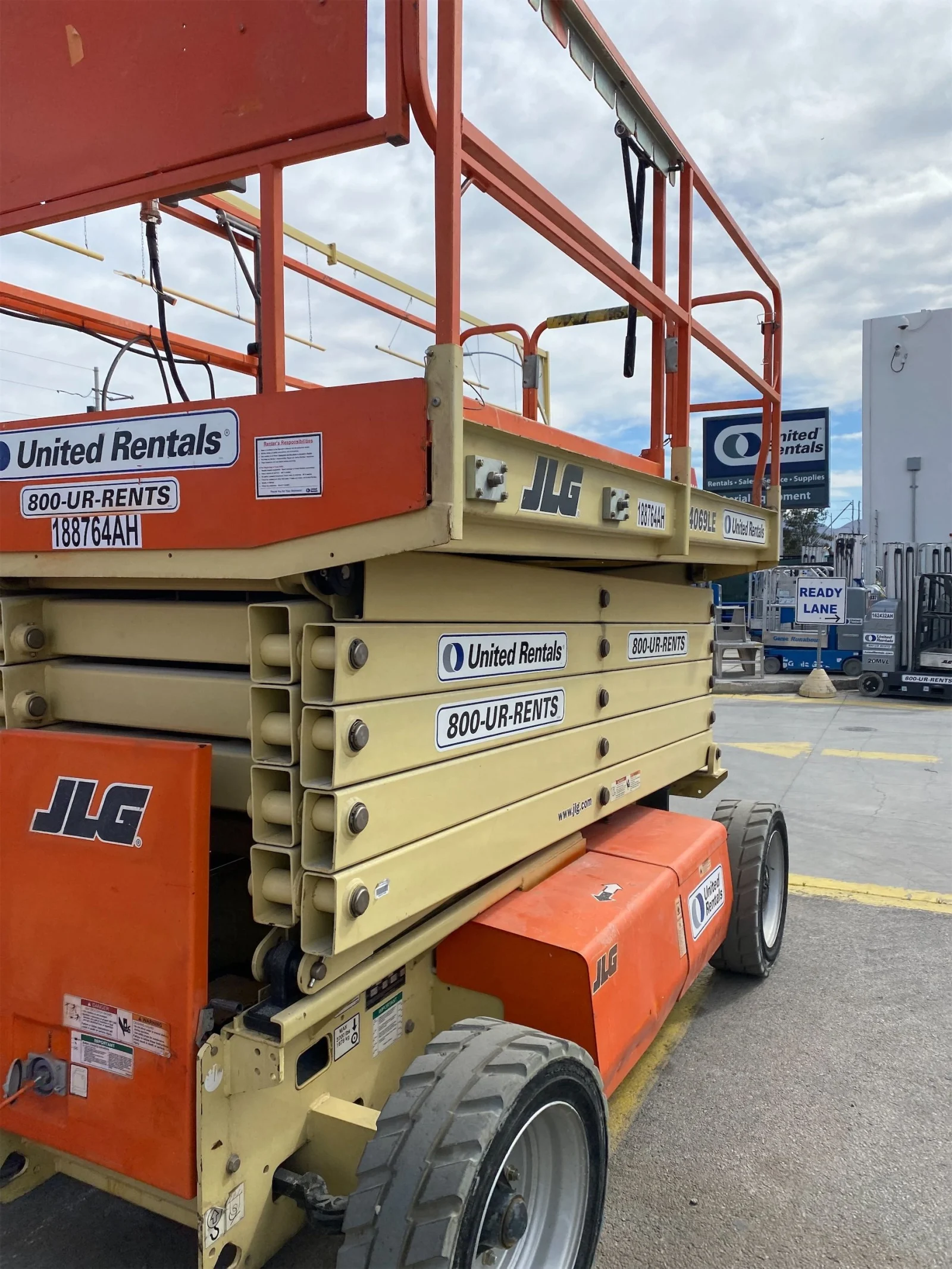 2017 JLG 4069LE