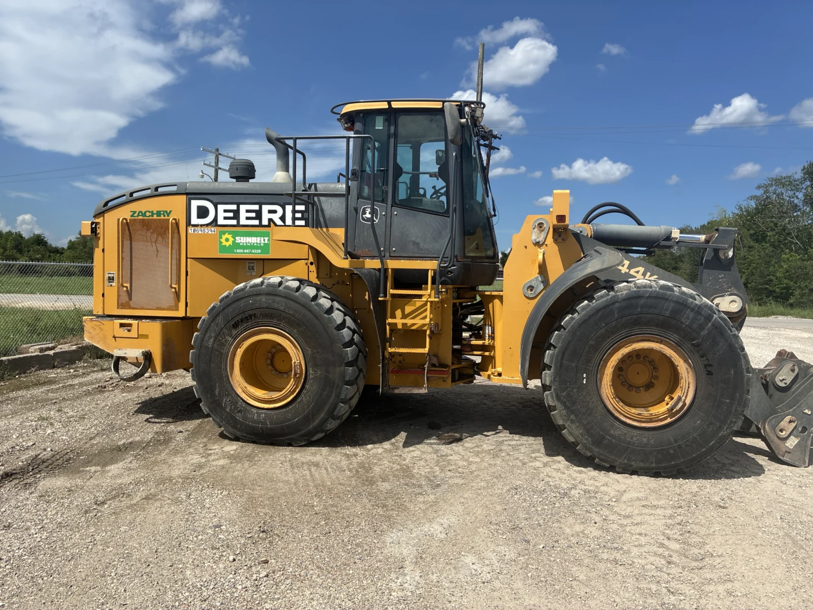 2018 John Deere 744L