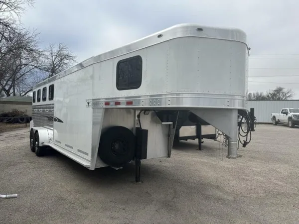 2004 Cherokee Trailers 4H GN Horse Trailer