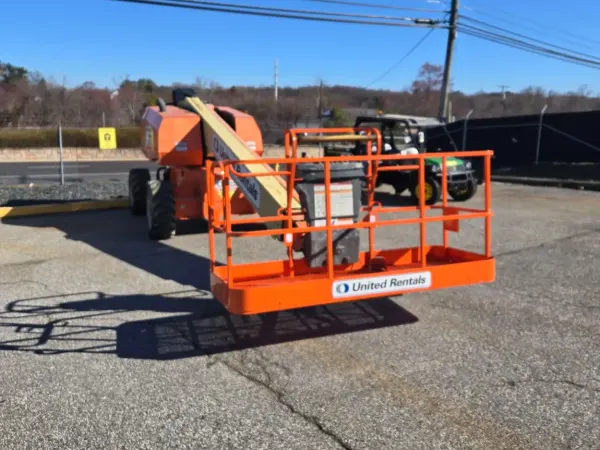 2017 JLG 600S
