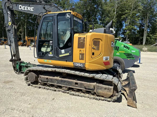 2019 John Deere 135G